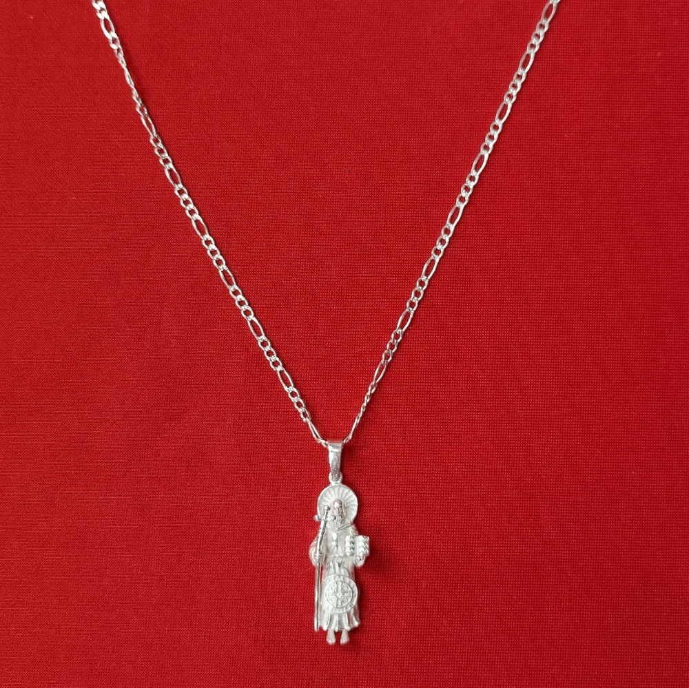 925 Sterling Silver Ladies St Benedict Catholic‎ necklace pendant and chain